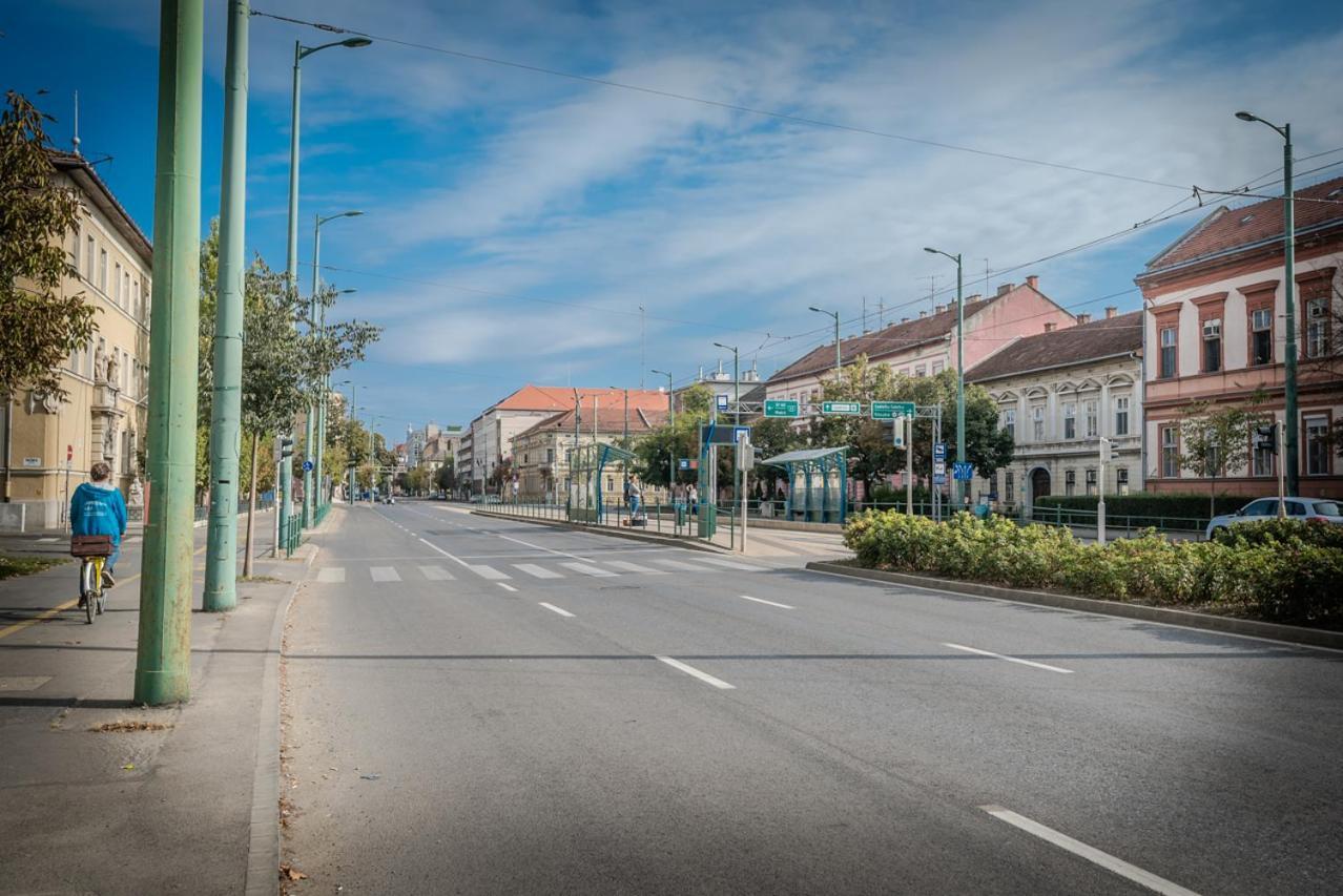 Rozsa Apartmanhaz Szeged Exterior photo
